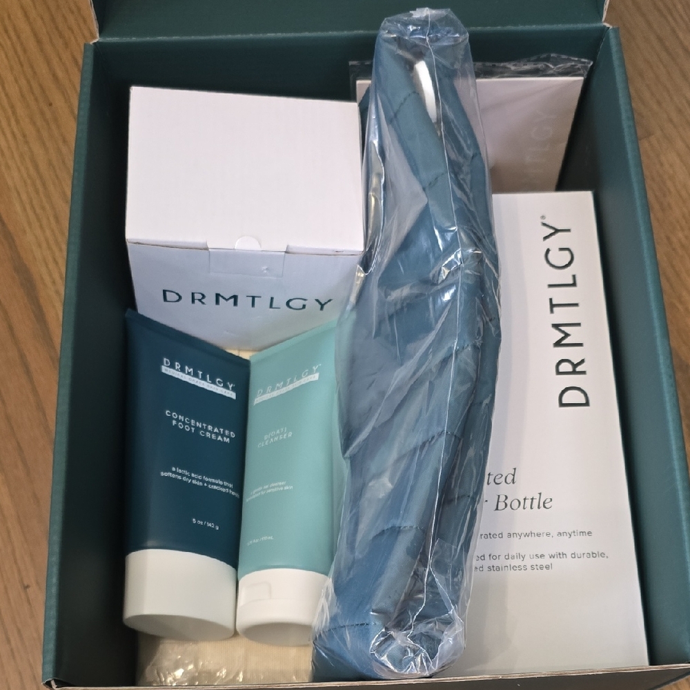 DRMTLGY Skincare Set - Blue and White